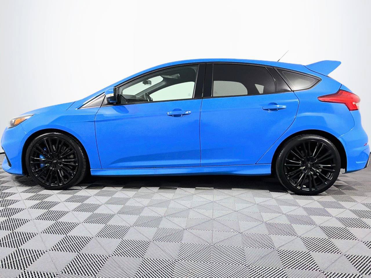 Used 2017 Ford Focus RS AWD/4WD image 7