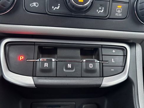 Used 2022 GMC Terrain SLT image 34