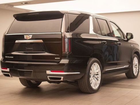Used 2025 Cadillac Escalade Premium Luxury w/ Touring Package image 6