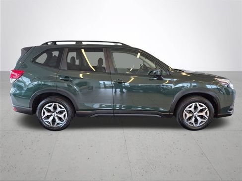 Used 2024 Subaru Forester Premium AWD/4WD image 6