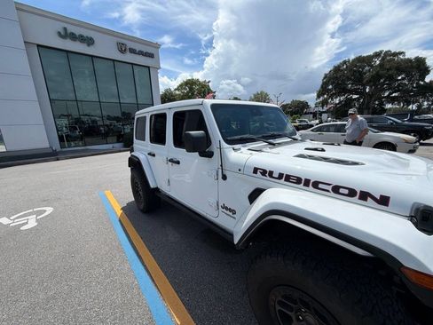Used 2021 Jeep Wrangler Unlimited Rubicon w/ Xtreme Recon 35" Tire Package AWD/4WD image 6