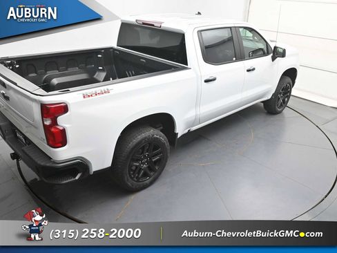 Used 2025 Chevrolet Silverado 1500 LT Trail Boss AWD/4WD image 32