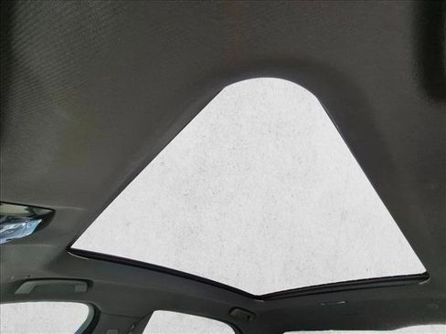 Used 2023 BMW 740i w/ Parking Assistance Package RWD image 11