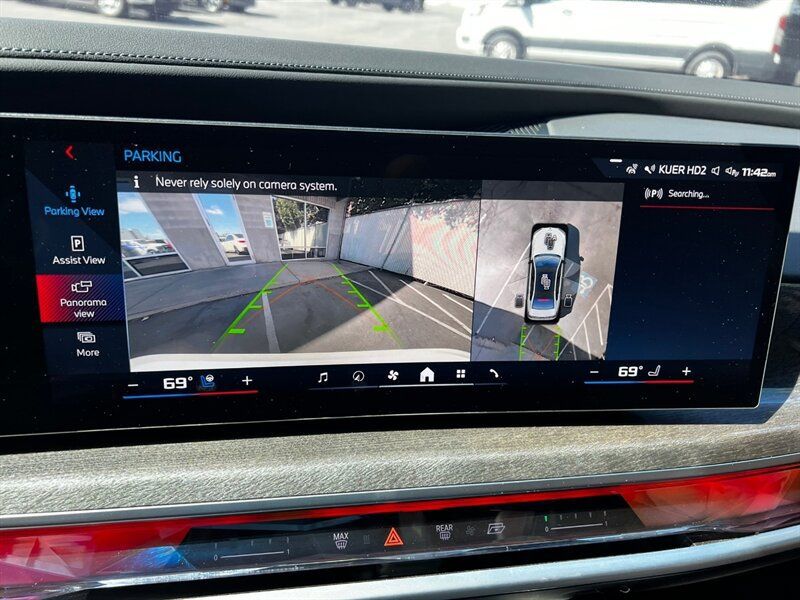 Used 2024 BMW i7 M70 AWD/4WD image 40