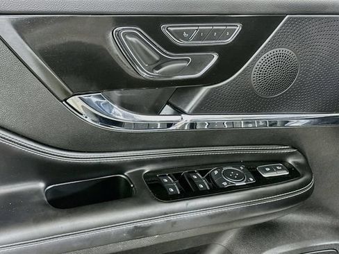 Used 2023 Lincoln Corsair FWD w/ Rear Removable Package Tray image 10