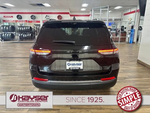 New 2026 Jeep Grand Cherokee Limited AWD/4WD image 4