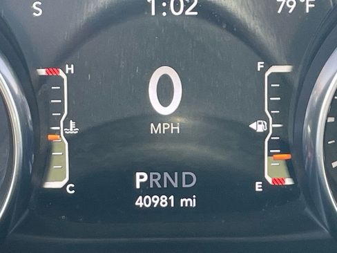 Used 2020 Jeep Wrangler Unlimited Sahara AWD/4WD image 12