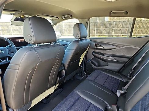 New 2026 Buick Envista Preferred image 9