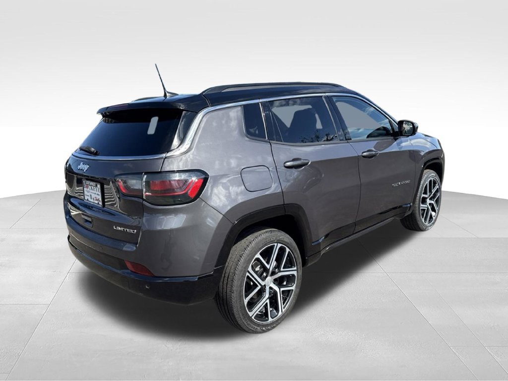Used 2024 Jeep Compass Limited w/ Elite Group AWD/4WD image 4