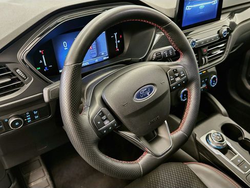 Used 2025 Ford Escape ST-Line Select AWD/4WD image 18