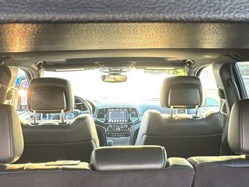 Used 2021 Jeep Grand Cherokee Limited image 28