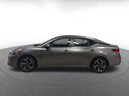 Used 2025 Nissan Sentra SV image 9