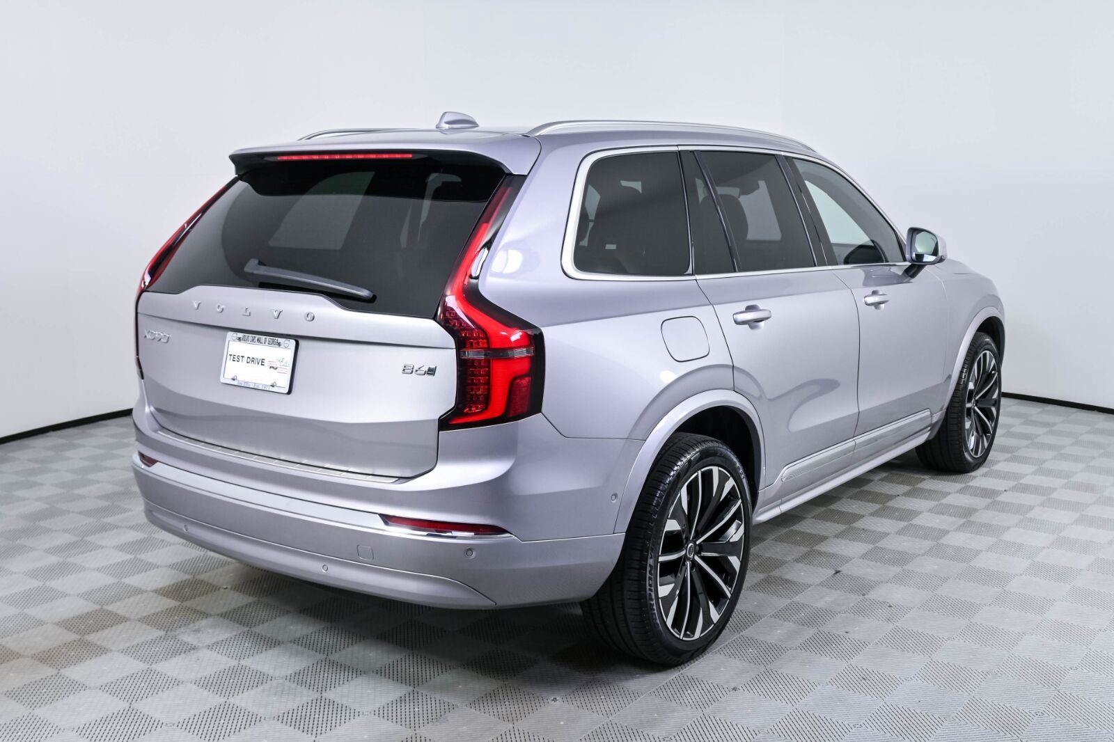 Certified 2026 Volvo XC90 B6 Plus AWD/4WD image 28