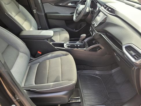 Used 2023 Chevrolet TrailBlazer LT w/ Convenience Package FWD image 11