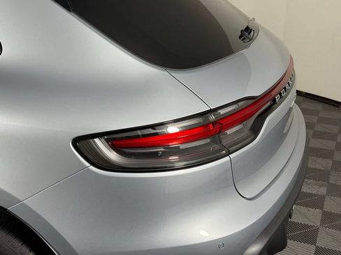 Certified 2026 Porsche Macan AWD/4WD image 16