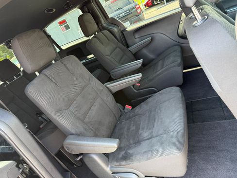 Used 2020 Dodge Grand Caravan SE FWD image 26