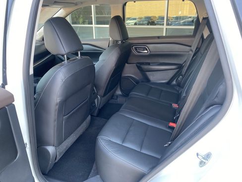 Used 2021 Nissan Rogue SL w/ Premium Package image 18