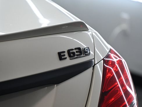 Used 2019 Mercedes-Benz E 63 AMG S image 15
