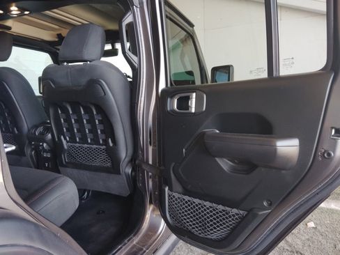 Used 2021 Jeep Wrangler Unlimited Rubicon AWD/4WD image 16