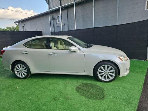Used 2009 Lexus IS 250 AWD image 3
