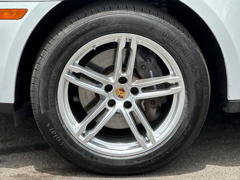 Used 2022 Porsche Macan AWD/4WD image 27
