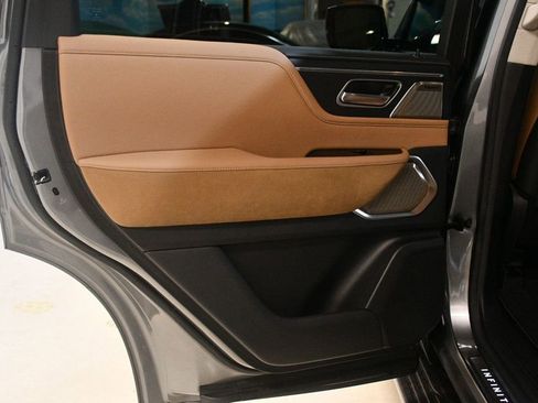 Used 2025 INFINITI QX80 Sensory image 24