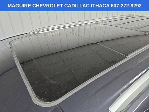 Used 2023 GMC Yukon XL Denali AWD/4WD image 11
