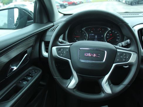 Used 2024 GMC Terrain SLE FWD image 13