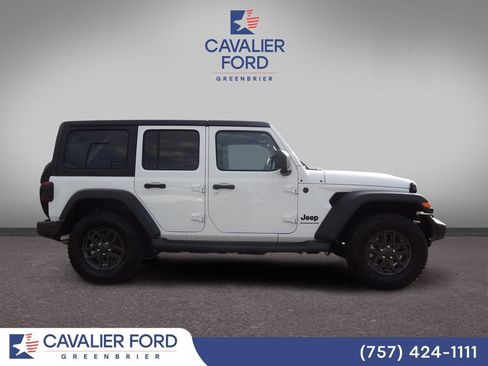 Used 2024 Jeep Wrangler Unlimited Sport AWD/4WD image 2