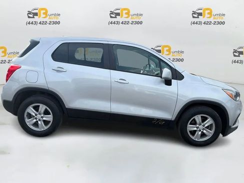 Used 2019 Chevrolet Trax LS FWD image 4