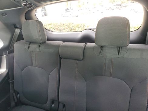 Used 2025 Honda Pilot Sport image 14