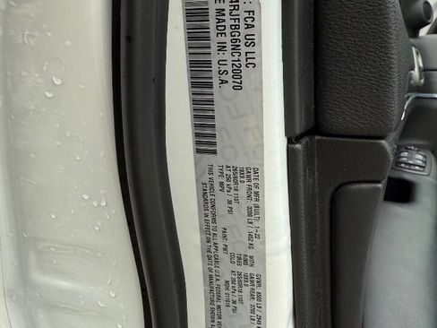 Used 2022 Jeep Grand Cherokee Limited w/ Tech Group image 23