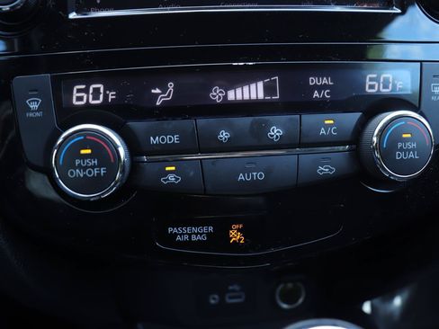 Used 2018 Nissan Rogue SV FWD image 30