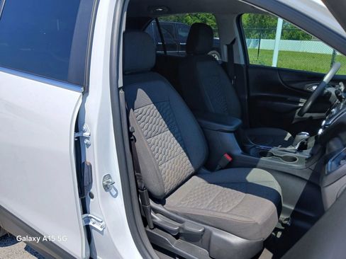 Used 2021 Chevrolet Equinox LT FWD image 44
