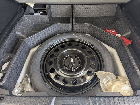 Used 2019 Ford Edge Titanium w/ Equipment Group 301A FWD image 23
