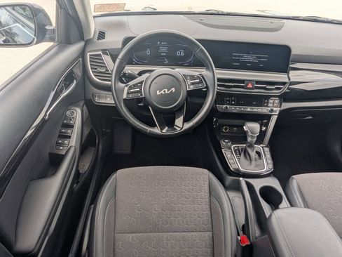 Certified 2025 Kia Seltos S AWD/4WD image 17