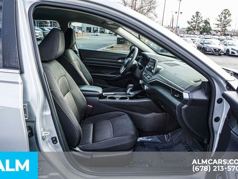 Used 2024 Nissan Altima 2.5 SV image 22