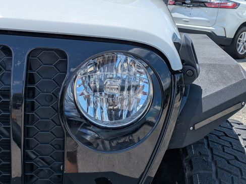 Used 2022 Jeep Gladiator Sport AWD/4WD image 10