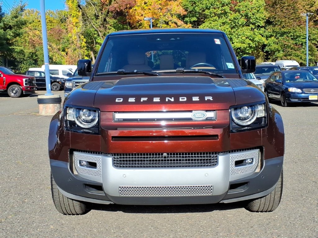Used 2023 Land Rover Defender 130 SE AWD/4WD image 2