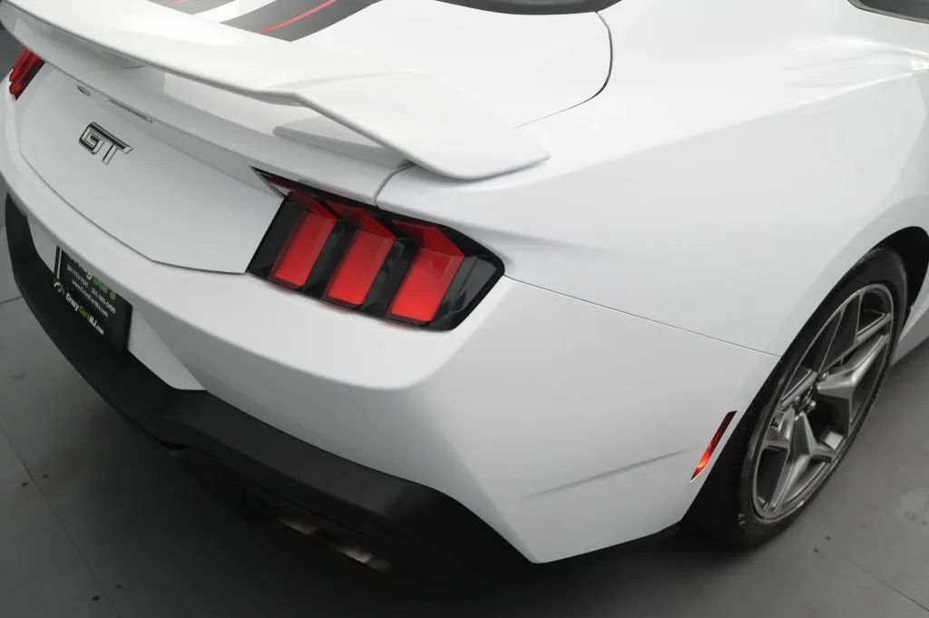Used 2024 Ford Mustang GT Premium w/ GT Performance Package RWD image 19
