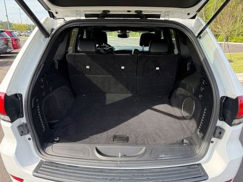 Used 2020 Jeep Grand Cherokee Altitude image 5