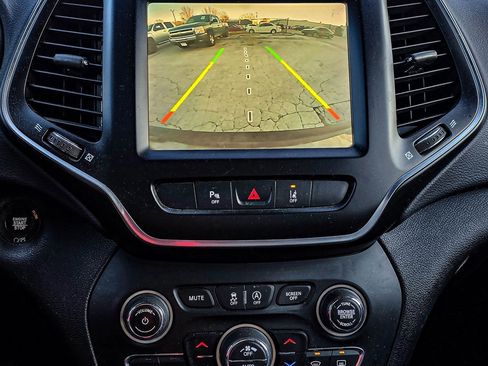 Used 2021 Jeep Cherokee Latitude Lux 80th Anniv w/ Quick Order Package 26U 80TH image 17