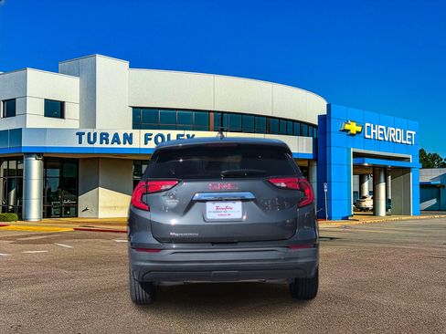 Used 2020 GMC Terrain SLE image 4