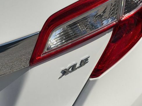 Used 2014 Toyota Camry XLE FWD image 12
