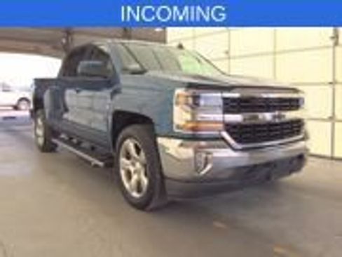 Used 2018 Chevrolet Silverado 1500 LT w/ Texas Edition image 4