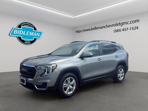 Used 2023 GMC Terrain SLE w/ Driver Convenience Package AWD/4WD image 3