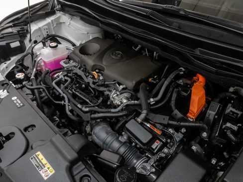 Used 2024 Toyota Sienna Platinum AWD/4WD image 4