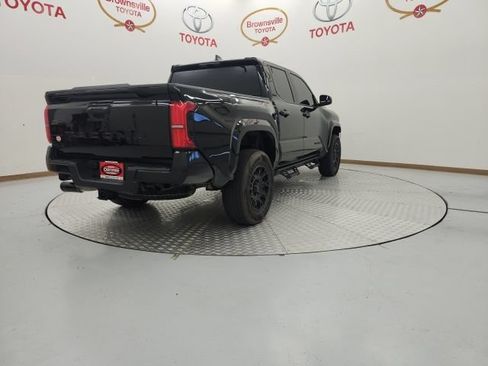 Used 2025 Toyota Tacoma SR5 AWD/4WD image 8