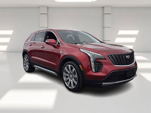 Certified 2023 Cadillac XT4 Premium Luxury w/ Cold Weather Package FWD image 7
