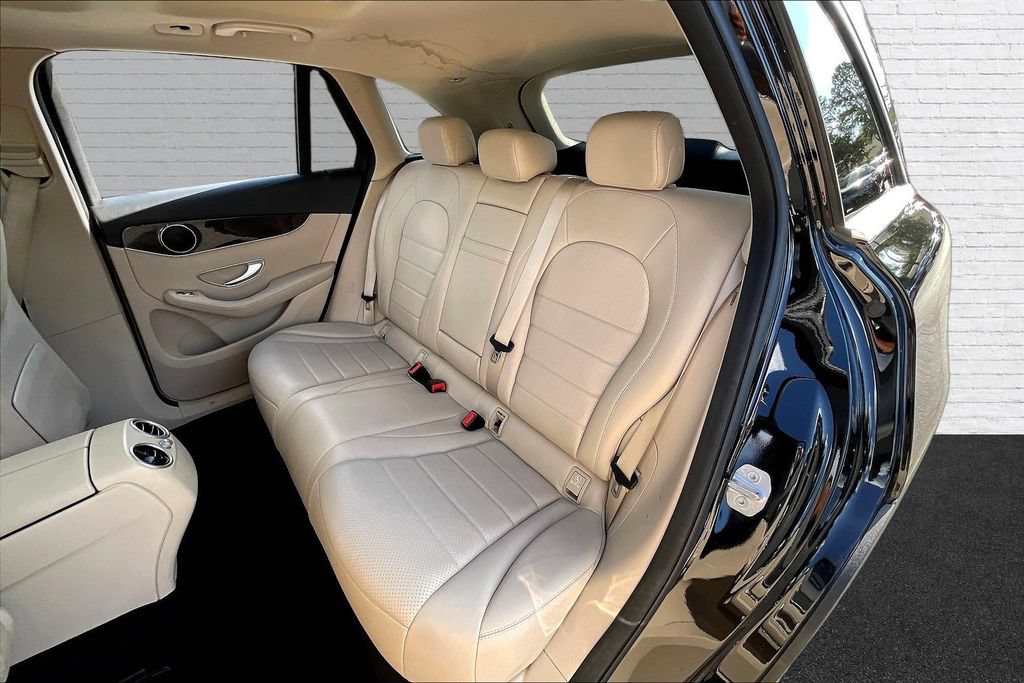 Used 2019 Mercedes-Benz GLC 300 w/ Premium Package image 17